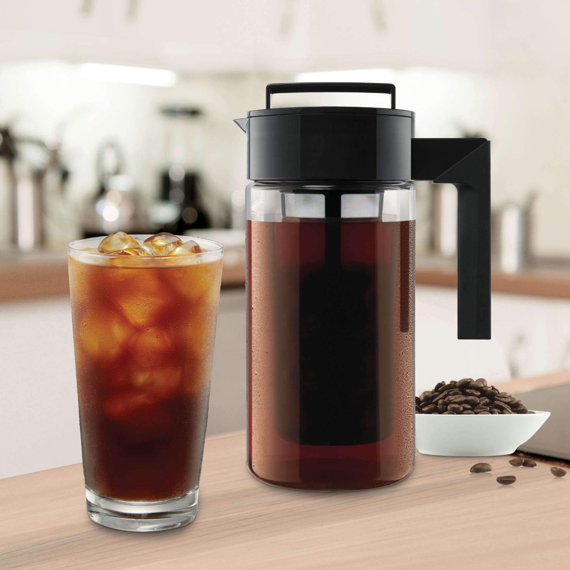 cold-brew-coffee-maker-h9 10310-ColdBrewCoffeeMaker-1qt-lifestyle2.png